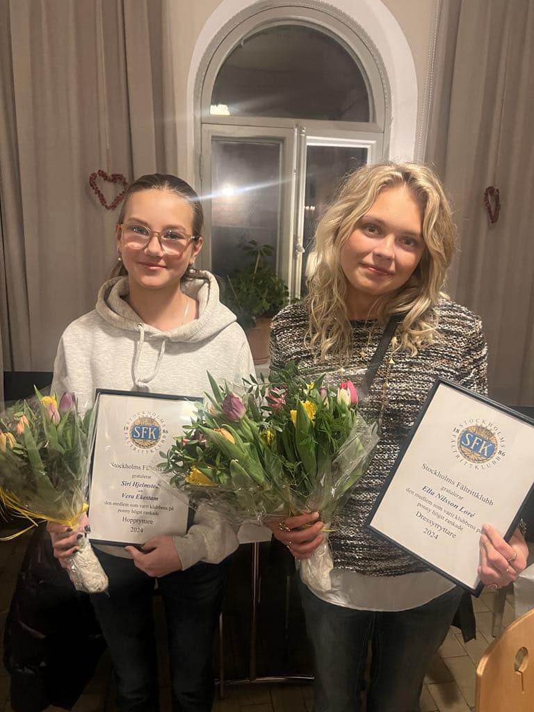 sfk årsmöte På bild: Siri Hjelmstedt och Ella Nilsson Loré sfk årsmöte På bild: Siri Hjelmstedt och Ella Nilsson Loré